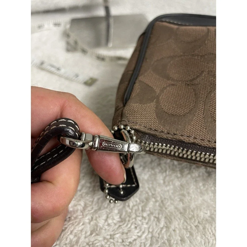 COACH 6094  Shoulder Bag Handbag  Chocolate/Dark Brown Signature EUC